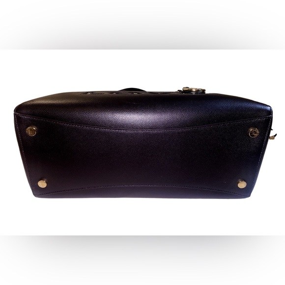 Michael Kors Large Voyager LOVE Tote - Picture 7 of 12